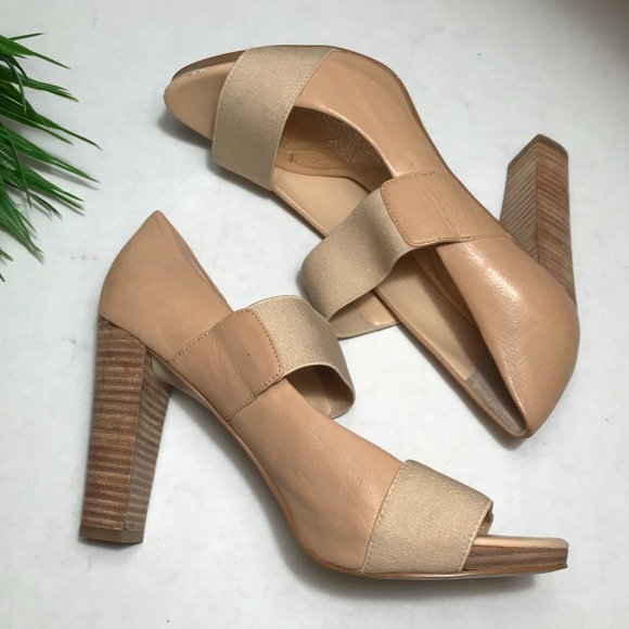Banana Republic Nude/Tan Leather Stacked Heel - Picture 4 of 8